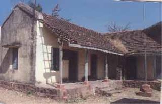 Anasang's Animal Cloth Problems | अनसिंग येथील पशुदवाखाना समस्यांच्या गर्तेत