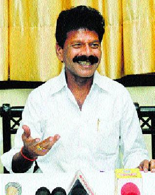 Solapur will not go back; Decide for 15 years ahead! | सोलापूर मागे जाणार नाही; १५ वर्षे पुढे न्यायचंय !