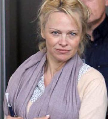 Pamela's shocking readiness at the Cannes Festival | कान महोत्सवात पामेलाची धक्कादायक वाच्यता