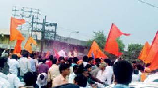 Grandfather's brothers quake! | दादा, भाऊंच्या गडाला हादरा !