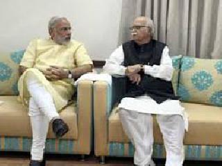 Six Cabinet Ministers behind a cabinet | एका कॅबिनेटमागे सहा राज्यमंत्री Six Cabinet Ministers behind a cabinet | एका कॅबिनेटमागे सहा राज्यमंत्री