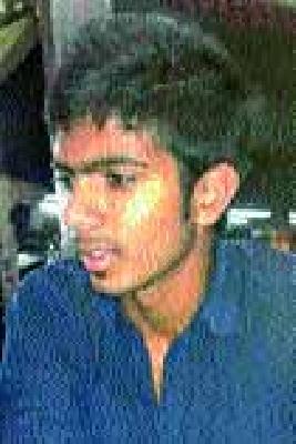 One person killed while shooting a car in the tree | झाडावर कार धडकून एक जण ठार