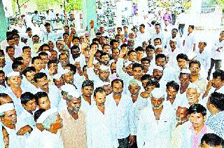 Strains of Farmers | शेतकर्यांचे ठिय्या आंदोलन Strains of Farmers | शेतकर्यांचे ठिय्या आंदोलन