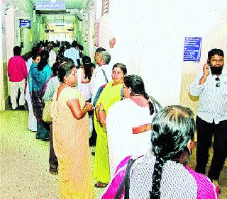 Employee transit fired | कर्मचारी बदल्यांचा उडाला बट्ट्याबोळ Employee transit fired | कर्मचारी बदल्यांचा उडाला बट्ट्याबोळ