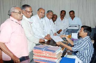 Trader Mahasangh aggressor on development issue | विकासाच्या प्रश्नावर व्यापारी महासंघ आक्रमक