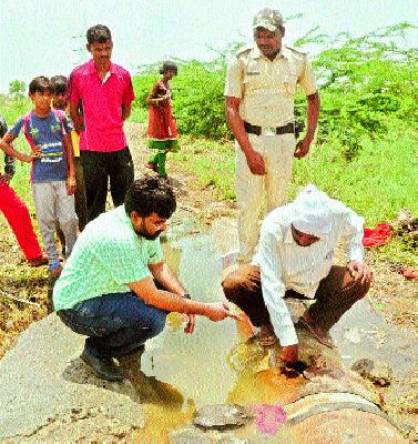 Correction of the waterfowl continues on the war-footing | जलवाहिनीची दुरुस्ती युद्धपातळीवर सुरू