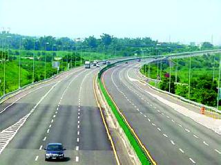 Nashik-Sinnar road is in the battle of drug racket | नाशिक-सिन्नर मार्ग अडकला न्यायालयीन लढाईत