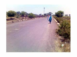 Poor risk of rickets | कठड्यांअभावी पूल धोकादायक