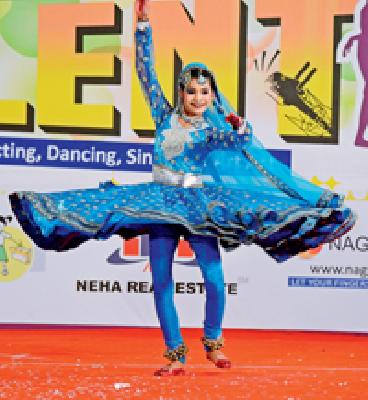 Artistic presentation of Navodits in Vidarbha | विदर्भातील नवोदितांचे कला सादरीकरण