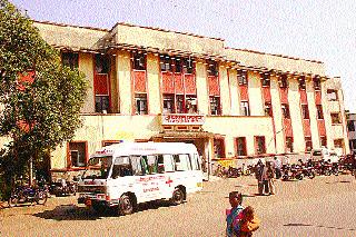 Foul smell of the Valley Hospital | घाटी रुग्णालयाच्या शवागारात दुर्गंधी