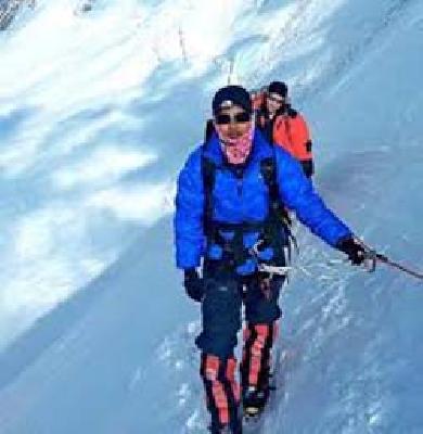 13 years of full-scale Everest | १३ वर्षांच्या पूर्णाची एव्हरेस्टला गवसणी 13 years of full-scale Everest | १३ वर्षांच्या पूर्णाची एव्हरेस्टला गवसणी