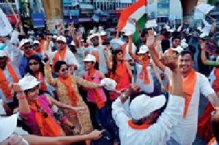 Gadkari shining | गडकरी शायनिंग