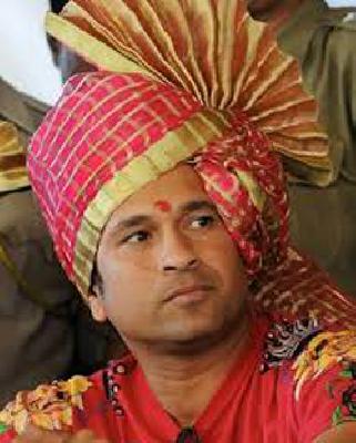 Sachin Tendulkar in fourth book | चौथीच्या पुस्तकात सचिन तेंडुलकर