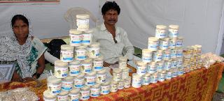 The consumer's goods directly to the customers | शेतकर्यांचा माल थेट ग्राहकांना The consumer's goods directly to the customers | शेतकर्यांचा माल थेट ग्राहकांना