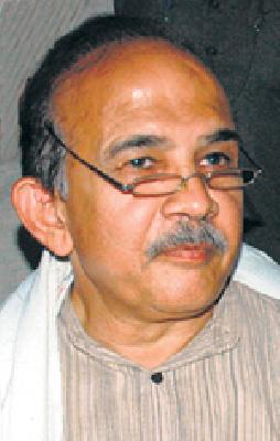 A different way for the sons of the sons. Ranjeet Babu Pachat | सुपुत्रांची वेगळी वाट रणजितबाबू पेचात