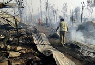 Everything is lost; 137 under family background | सर्वस्व हरविले; १३७ कुटुंब आभाळाखाली