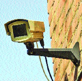 Camera look on the camera | साठ्यांवर कॅमेराची नजर