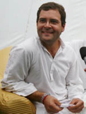 Rahul's assassination by Congress suicidal act | काँग्रेसच्या आत्मघाती कृत्यांनी राहुल यांचा घात Rahul's assassination by Congress suicidal act | काँग्रेसच्या आत्मघाती कृत्यांनी राहुल यांचा घात