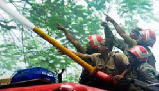 Fire in Tulsi Tower in shoulder colony | खांदा वसाहतीतील तुलसी टॉवरमध्ये आग Fire in Tulsi Tower in shoulder colony | खांदा वसाहतीतील तुलसी टॉवरमध्ये आग