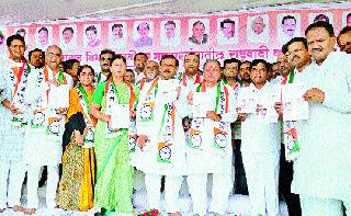 BJP government's polarization in eight days | आठ दिवसांतच भाजपा सरकारची पोलखोल सुरू BJP government's polarization in eight days | आठ दिवसांतच भाजपा सरकारची पोलखोल सुरू