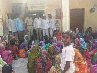 Action with women vendors in collaboration with women | महिलांच्या सहकार्याने दारु विक्रेत्यांवर कारवाई