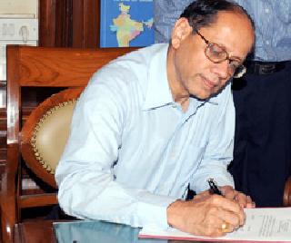 The extension of time to cabinet secretaries | कॅबिनेट सचिवांना दिली मुदतवाढ