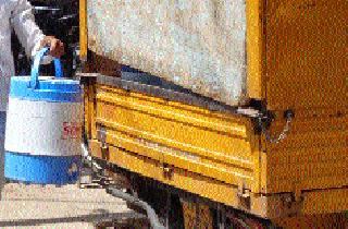 Beed is drinking water! | बीडमध्ये पाणी झाले लाखमोलाचे ! Beed is drinking water! | बीडमध्ये पाणी झाले लाखमोलाचे !