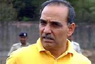 'He' of flat former police commissioner Satyapal | ‘तो’ फ्लॅट माजी पोलीस आयुक्त सत्यपाल यांचा