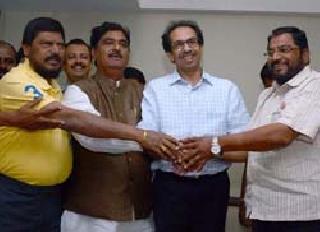 The yarn of the Mahayuti is shaky | महायुतीचा धागा निखळला The yarn of the Mahayuti is shaky | महायुतीचा धागा निखळला