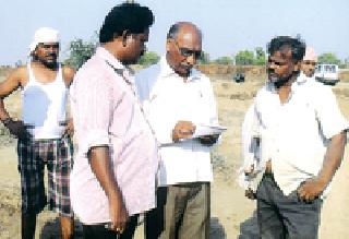 Theft of soil from Dattapur area | दत्तपूर परिसरातून मातीची चोरी