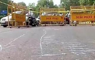 Due to four times death | चार वेळा मृत्यूला हुलकावणी