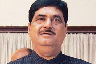 Peth, inspired by the ancestors of Munde, has also become overwhelmed | मुंडेंच्या पूर्वजांनी वसविलेली पेठही गहिवरली Peth, inspired by the ancestors of Munde, has also become overwhelmed | मुंडेंच्या पूर्वजांनी वसविलेली पेठही गहिवरली