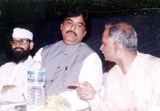 The front of the battalion lead time | झुंजार नेतृत्व काळाच्या पडद्याआड