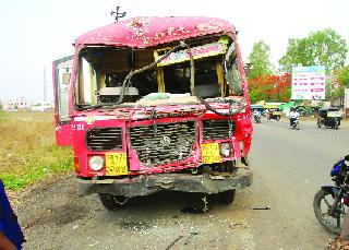 20 injured in SU-luxury luxury | एस.टी.-लक्झरीच्या धडकेत २० जखमी