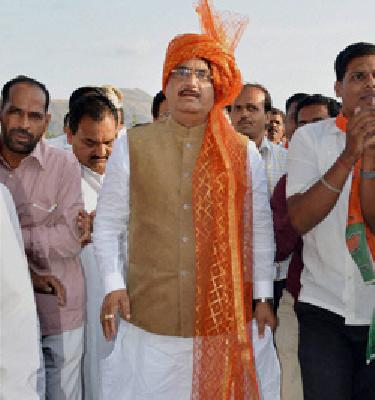 Leadership and Nativity ... | नेतृत्व आणि नटवेपण...