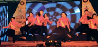 Children's Flowers to Dhammal! | बालकलावंतांचे फूल टू धम्माल !