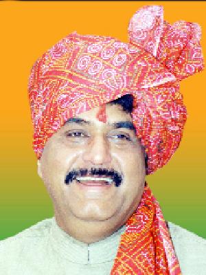 Focusing on Munde's future politics | मुंडे यांच्यावर विसंबून होते भावी राजकारण