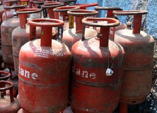 Recommendation Committee to resume LPG Direct Benefit Scheme | एलपीजी थेट लाभ योजना पुन्हा सुरू करण्याची समितीची शिफारस