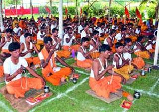 Start the ritual celebrations | अनुष्ठान सोहळ्यास उत्साहात प्रारंभ