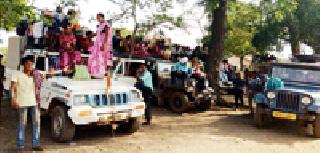 Silver silver of illegal transporters | अवैध वाहतूकदारांची चांदीच चांदी