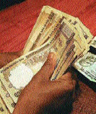Five crores help group for the last phase | अंतिम टप्प्याच्या ५ कोटींची मदत वर्ग