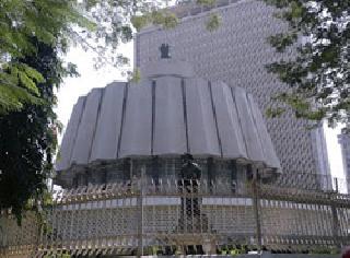 The loyalists are out of the legislative council | निष्ठावंतांना डावलून विधान परिषदेवर बाहेरचेच