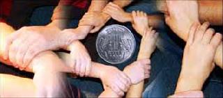 Due to women saving groups, villages are becoming saver-free | महिला बचत गटांमुळे गावे बनताहेत सावकारीमुक्त