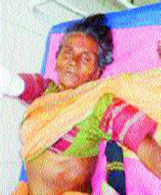 The world is in the crackdown of the storm | वादळाच्या तडाख्याने संसार उघड्यावर