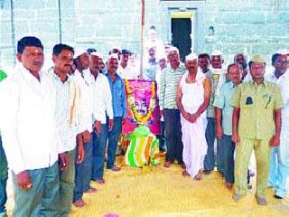 ... and he's fed up with the 'Sutak' | ...अन् त्यांनी फेडले सश्रद्ध ‘सुतक’ ... and he's fed up with the 'Sutak' | ...अन् त्यांनी फेडले सश्रद्ध ‘सुतक’