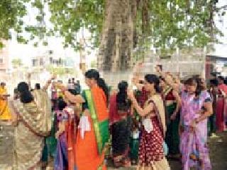 Vatsavitri Poojan: | वटसावित्री पूजन :