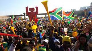 Colorful 'Kick of'! | रंगारंग ‘किक आॅफ’!