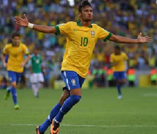 Brazil's winning salute | ब्राझिलची विजयी सलामी