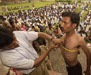 Fourth child death due to recruitment | पोलीस भरतीदरम्यान चौथ्या तरूणाचा मृत्यू