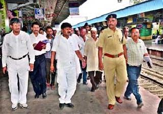 Expansion of platform soon | फलाटाच्या विस्तारीकरणाचे काम लवकरच Expansion of platform soon | फलाटाच्या विस्तारीकरणाचे काम लवकरच